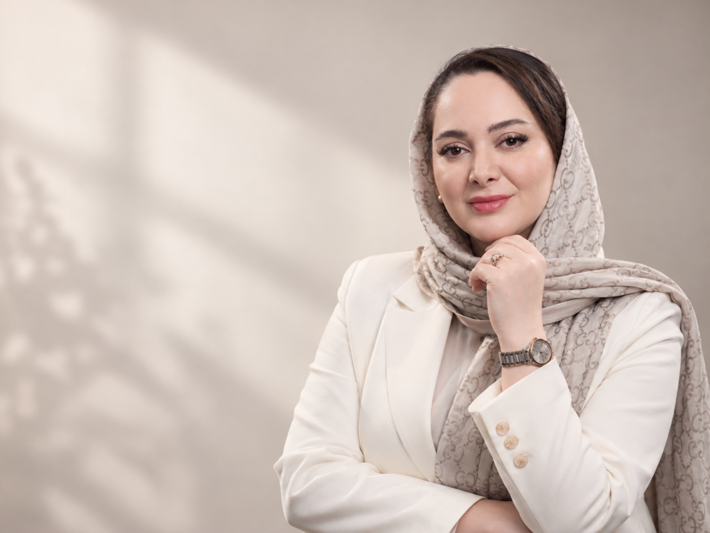 دکتر نیلوفر طالبی در مطب جنت آباد